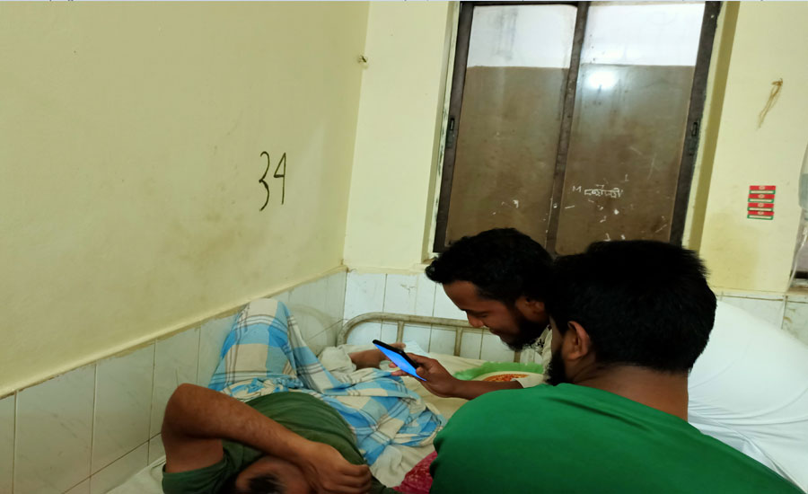 ঠাকুরগাঁয়ের  হাজীপাড়ায় চেতনানাশক স্প্রে করে বাড়ির সর্বস্ব লুট!