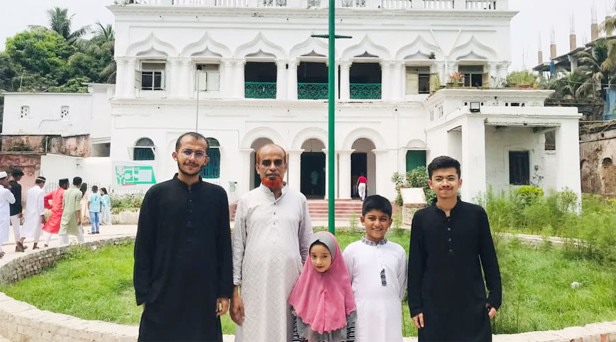 দর্শনার্থী মুখরিত লাকসামের নবাব ফয়জুন্নেছা  জাদুঘর