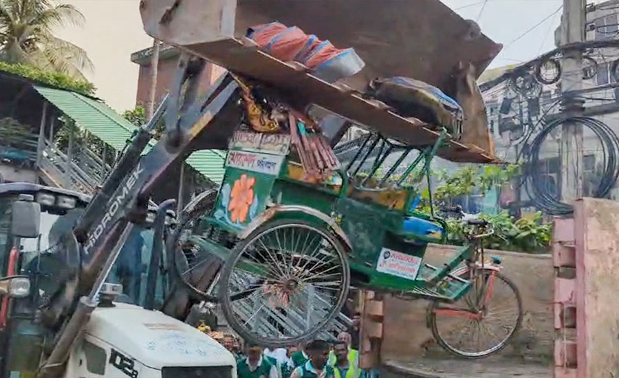 ক্ষতিপূরণ পাচ্ছেন ব্যাটারিচালিত অটোরিকশা চালকেরা