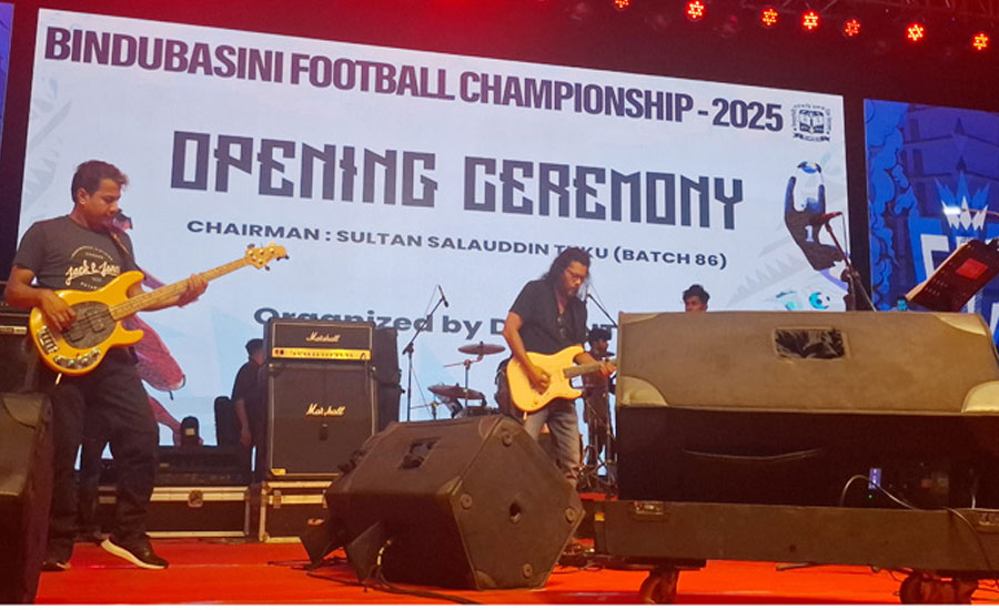 টাঙ্গাইলে জেমসের কনসার্টে মোবাইল চুরির হিড়িক