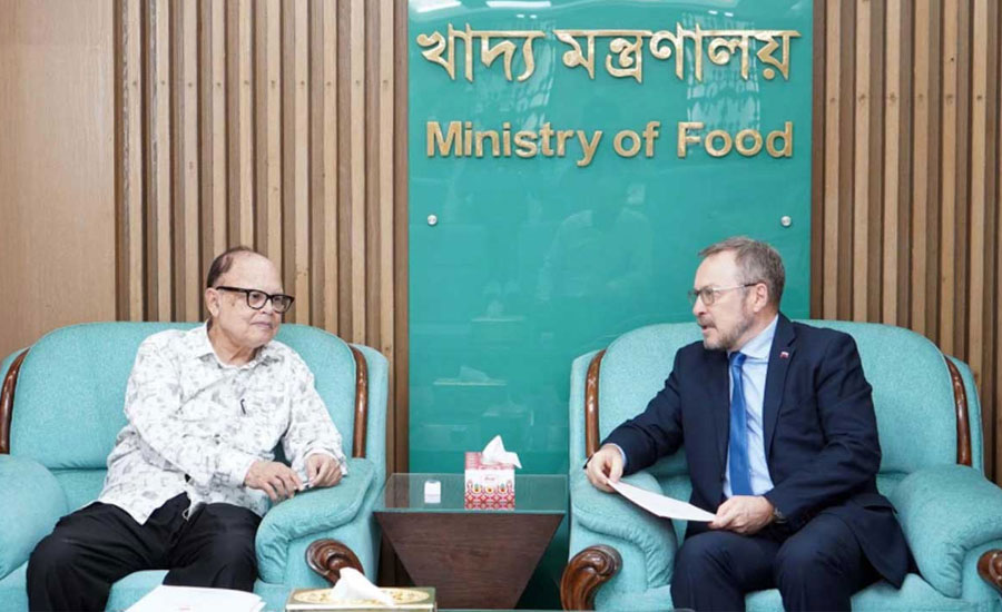 এ মুহূর্তে বাংলাদেশে পর্যাপ্ত খাদ্যশস্য মজুত আছে : খাদ্য উপদেষ্টা