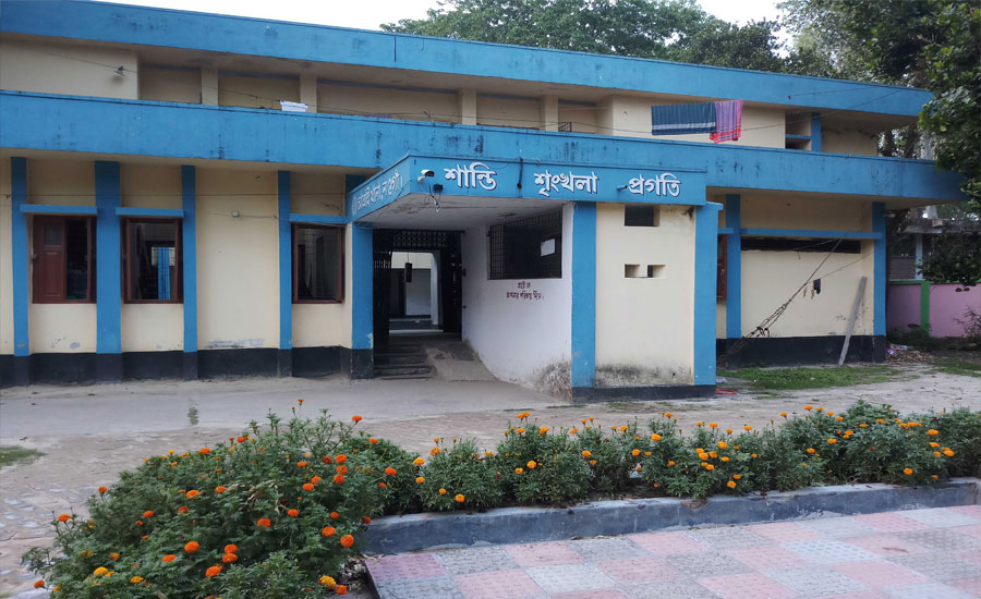 আত্রাইয়ে র‌্যাব-পুলিশের পৃথক অভিযানে ৩জন গ্রেফতার ফেন্সিডিল উদ্ধার
