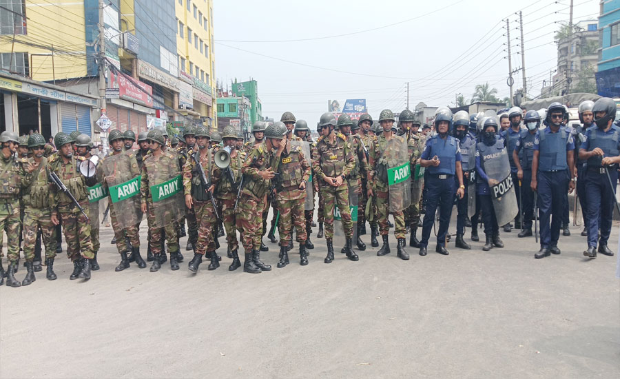গাজীপুরের হোসেন মার্কেটে ঢাকা-ময়মনসিংহ মহাসড়ক দুই ঘন্টা অবরোধ