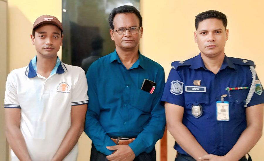 নাটোরে নলডাঙ্গা থানার নবাগত ওসির সাথে জেলা আঞ্চলিক শাখার সভাপতির সৌজন্য সাক্ষাৎ 