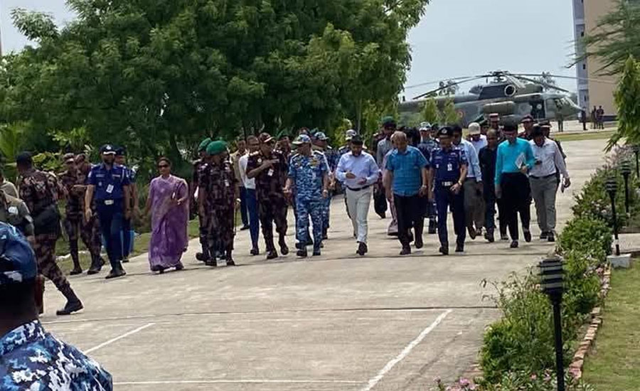 শ্যামনগরে সুন্দরবনে ভাসমান বিওপি উদ্বোধন করে স্বরাষ্ট্র উপদেষ্টা