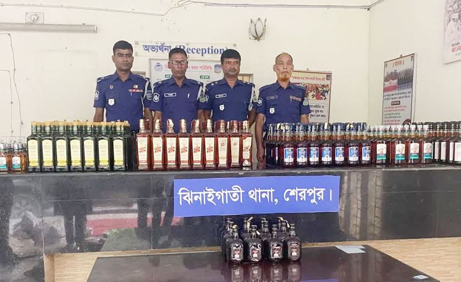 ঝিনাইগাতীর সীমান্তে পরিত্যক্ত অবস্থায় ভারতীয় মদ উদ্ধার