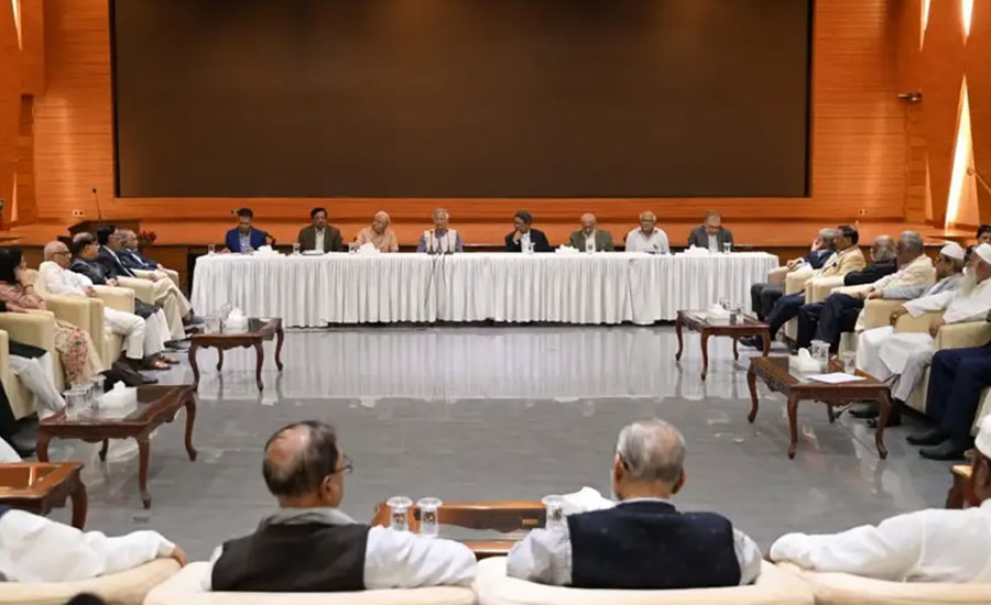 বাংলাদেশে অন্তর্বর্তী সরকারের ‘সিদ্ধান্তের সীমা’ নিয়ে বিতর্ক 