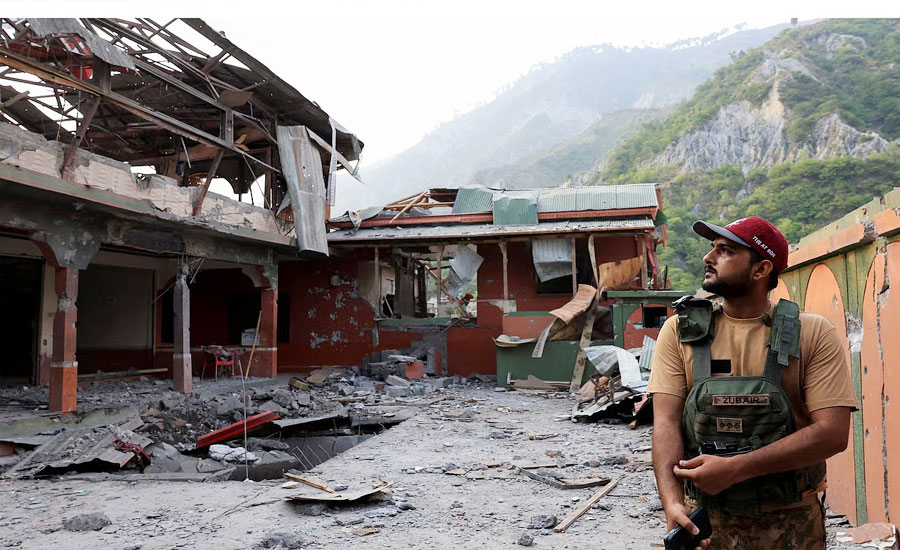 পাকিস্তানের হামলায় ভারতের সীমান্ত এলাকায় ১০ হাজারেরও বেশি বাড়ি ধ্বংস