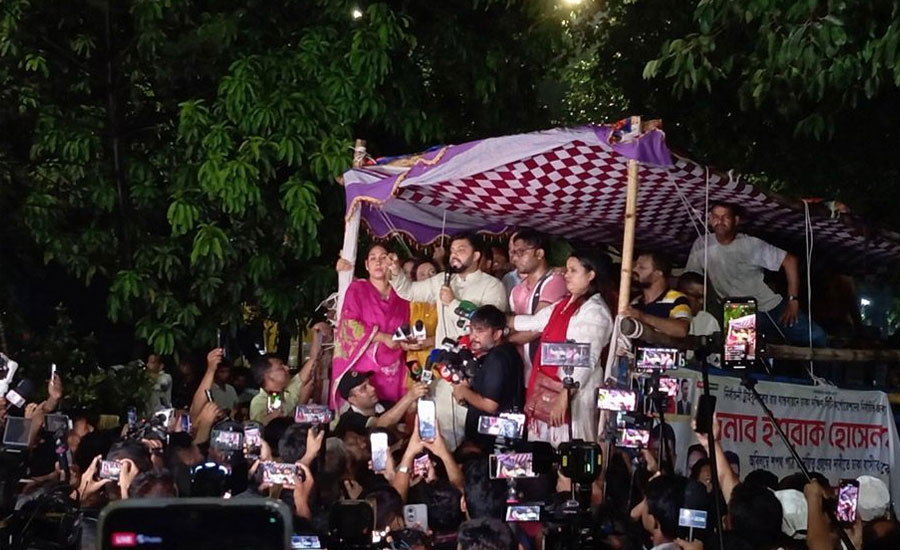 উপদেষ্টা আসিফ ও মাহফুজকে পদত্যাগ করতে হবে: ইশরাক