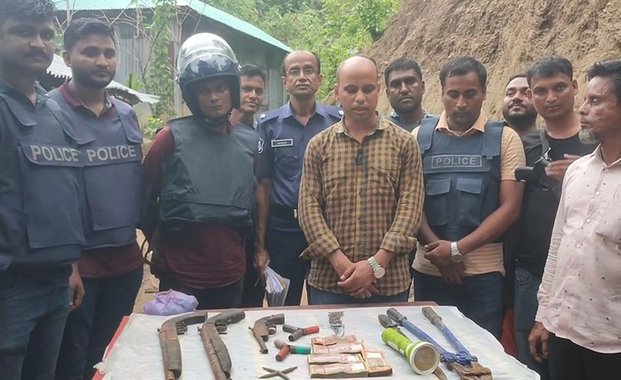 পুলিশের অভিযানে ডাকাতির মাস্টারমাইন্ড করিম গ্রেফতার 