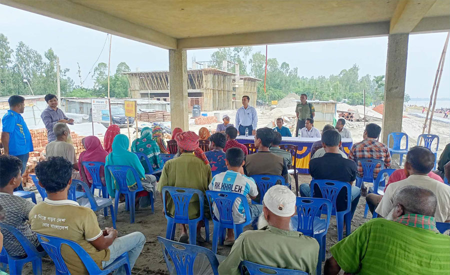 চিলমারী নদী বন্দরে উচ্ছেদ পূর্ব মতবিনিময়: ঈদের পর কঠোর অভিযানের হুঁশিয়ারি