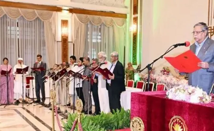 ড. ইউনূস ক্ষমতা ছাড়লে যে আইনি জটিলতায় পড়বে বাংলাদেশ