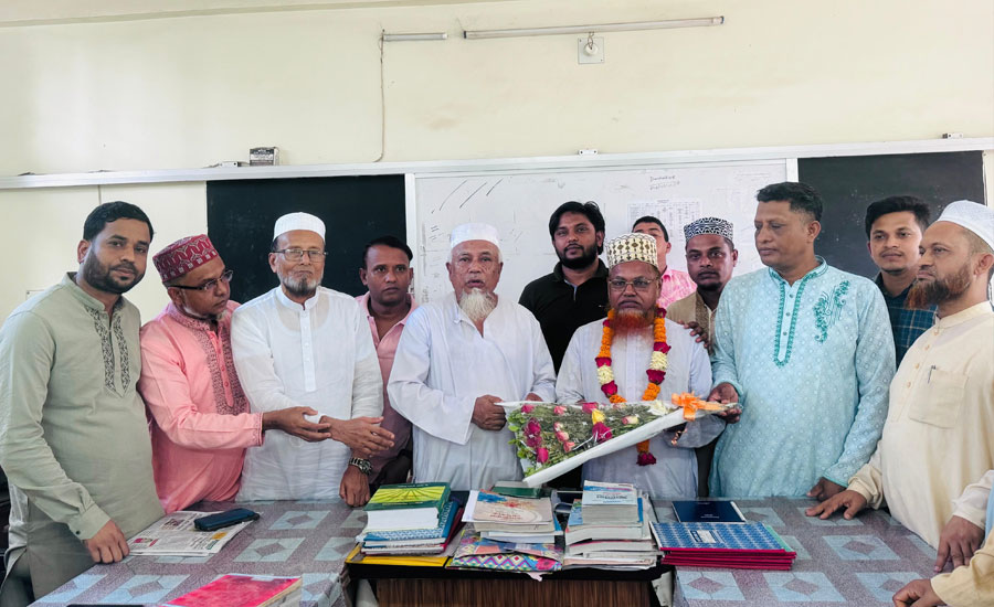 ঢালুয়া রহমতিয়া আলিম মাদ্রাসার এডহক কমিটির পরিচিতি সভা অনুষ্ঠিত 