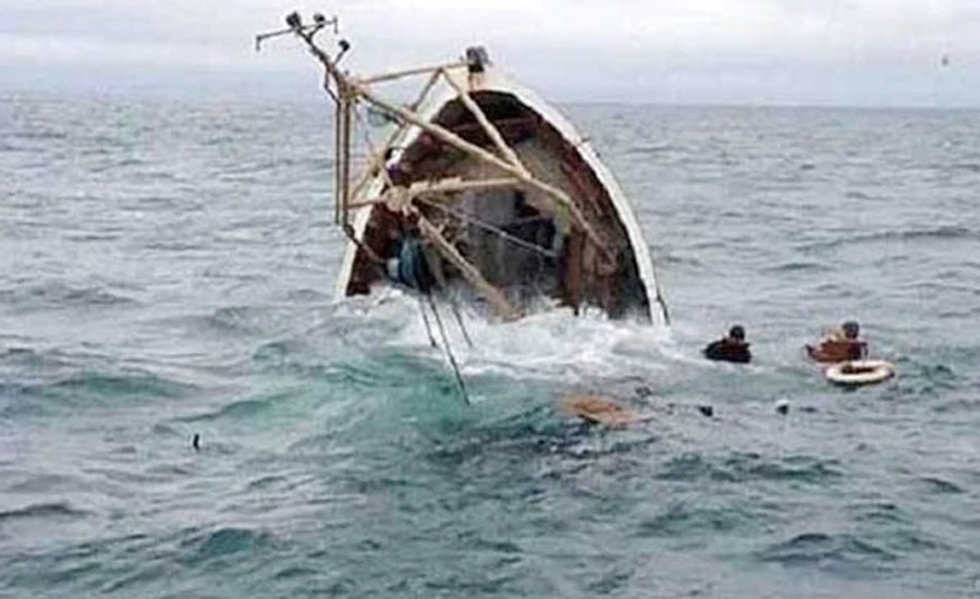 মেঘনায় ৩৯ যাত্রী নিয়ে ডুবে গেল ট্রলার