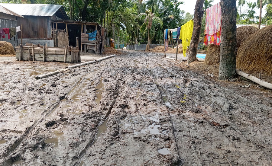 ভূরুঙ্গামারীতে রাস্তার বেহাল দশা, দুর্ভোগ চরমে