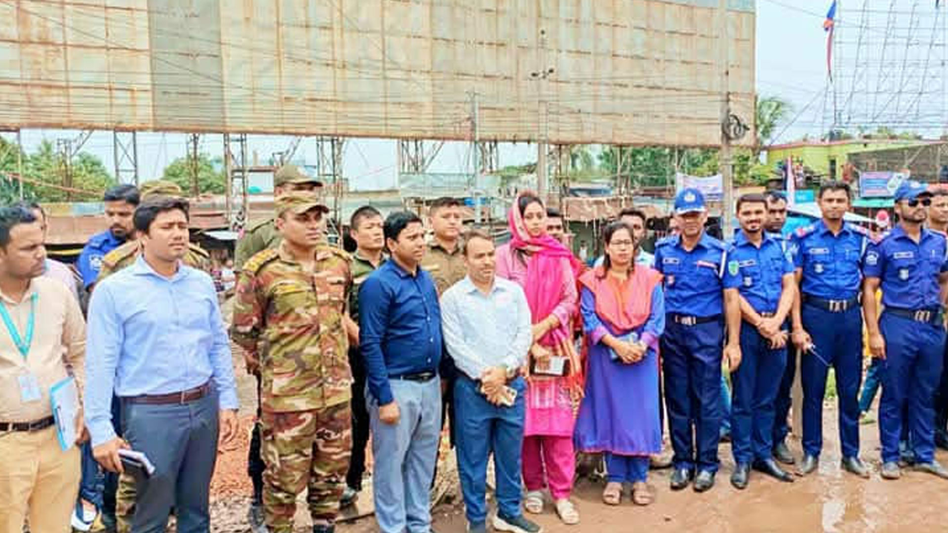 সরাইল বিশ্বরোড মহাসড়কে অবৈধ স্থাপন  উচ্ছেদ অভিযান 