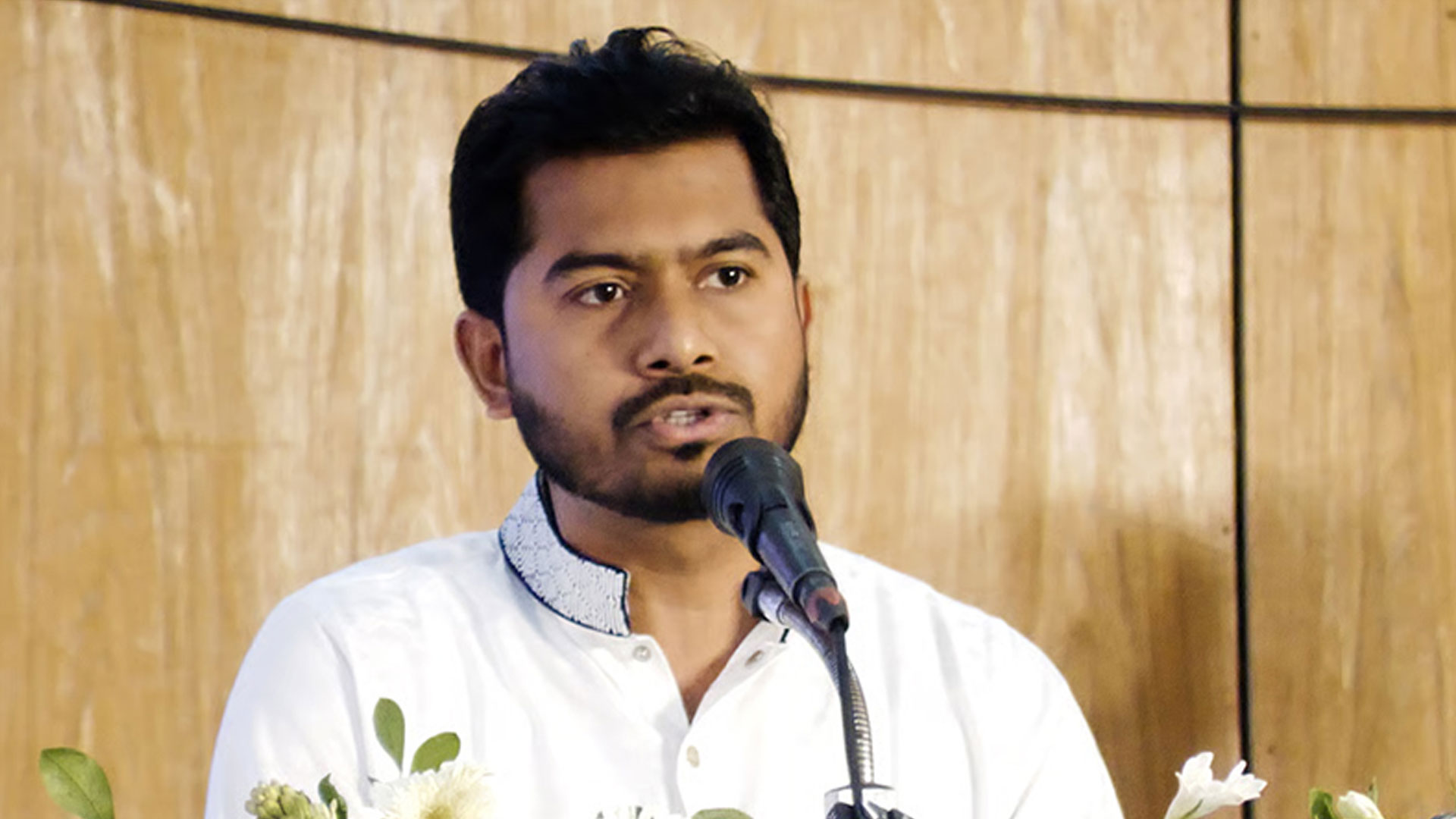 শেখ হাসিনার মতো কয়েকজন উপদেষ্টাও ব্যাংক লুট করছে: নুর