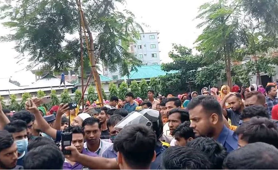 শ্রীপুরে গার্মেন্টসের ৮ তলা ছাদ থেকে লাফিয়ে শ্রমিকের আত্মহত্যা