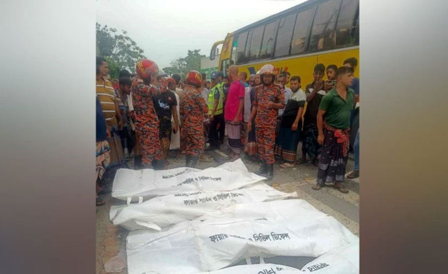 ফরিদপুরে মাহিন্দ্রা-বাসের সংঘর্ষে নিহত বেড়ে ৫