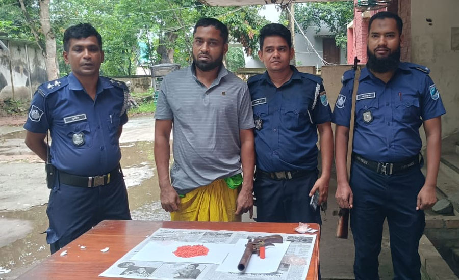 ফরিদপুরে শর্টগান ও ৮০০ পিস ইয়াবাসহ ১৪ মামলার আসামী আটক 