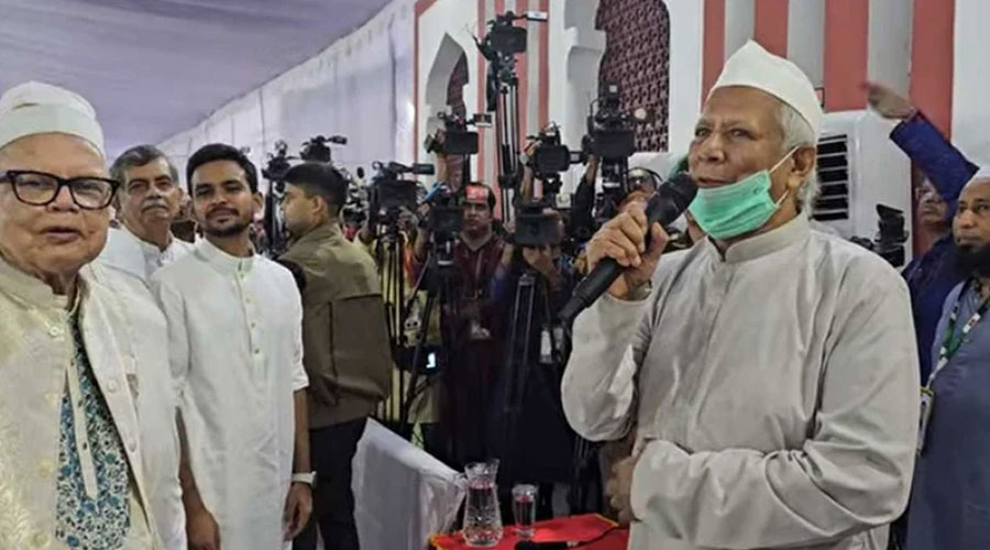 ঈদুল আযহার নামাজ শেষে দেশের মঙ্গলে দোয়া চাইলেন প্রধান উপদেষ্টা