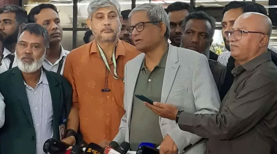 দেশে ফিরলেন মির্জা ফখরুল, এপ্রিলে নির্বাচন ঘোষণায় জাতি হতাশ বলে দাবি