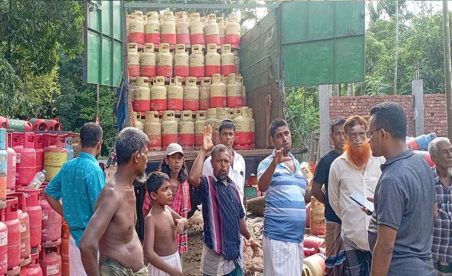 না‌জিরপু‌রে চলছে অবৈধ গ্যাস কারখানা 