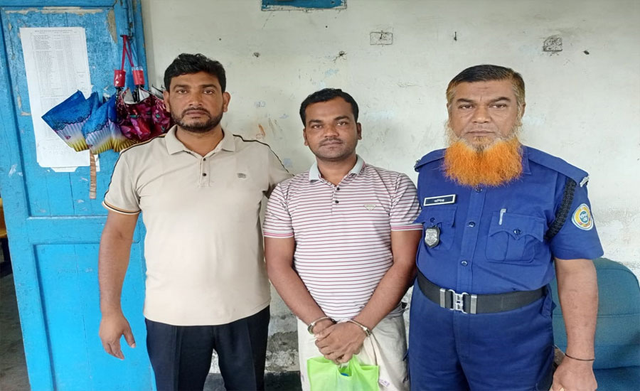 উজিরপুরে ৩য় শ্রেনীর শিশু ধর্ষণকারী মিলন রানা র‍্যাবের হাতে গ্রেফতার 