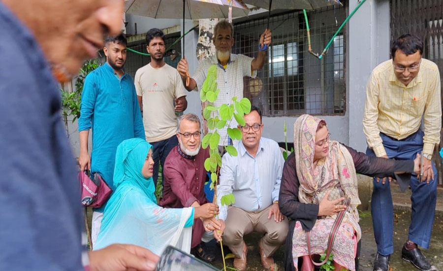 পিরোজপুরে মানবিক কর্মসূচীর মাধ্যমে ডা. জুবাইদা রহমানের জন্মদিন পালন 