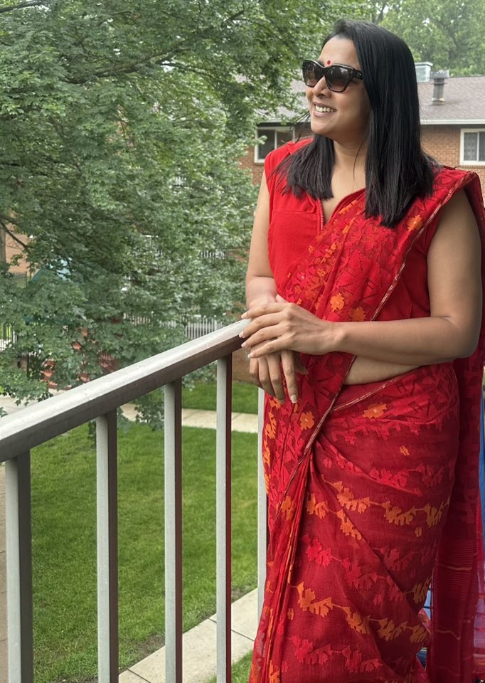 এবার বাঙালি সাজে রুনা খান