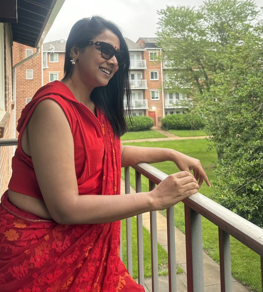 এবার বাঙালি সাজে রুনা খান