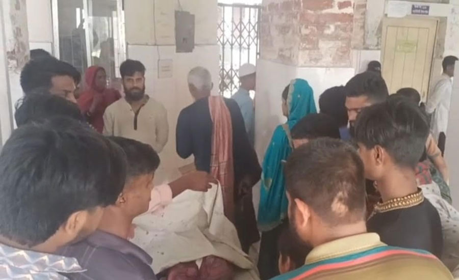 শ্রীপুরে গাছ ফেলে রাস্তায় ডাকাতি; দুজনের মৃত্যু