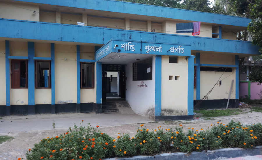 আত্রাইয়ে ধর্ষণ চেষ্টা মামলার আসামীসহ ৫জন গ্রেফতার