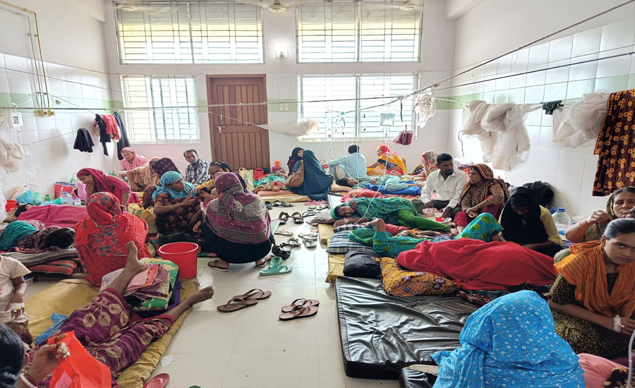 আতঙ্কের বরগুনা: একদিনে ৯৩ জন ডেঙ্গু আক্রান্ত, স্থান সংকটে হাসপাতাল