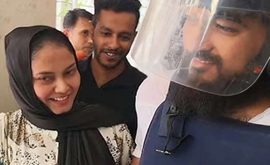 বিয়ের পাঁচ দিন পরেই বাবা হওয়ার খবর পেলেন নোবেল!