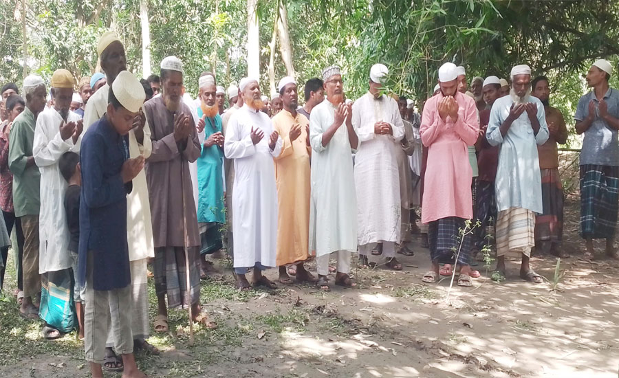 সাতক্ষীরায় পুকুরে ভাসছিল এক নারীর মরদেহ