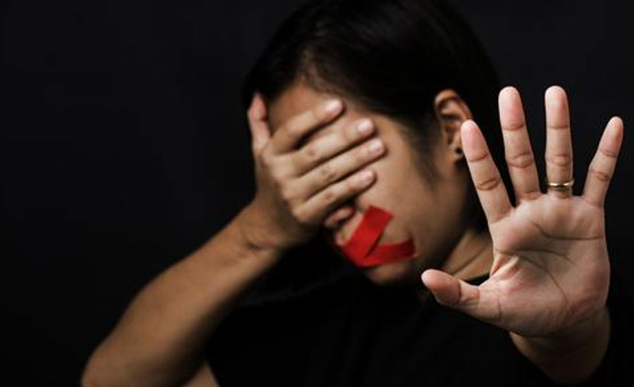 তাড়াশে নেশার টাকা না পেয়ে গৃহবধূকে নির্যাতনের অভিযোগ