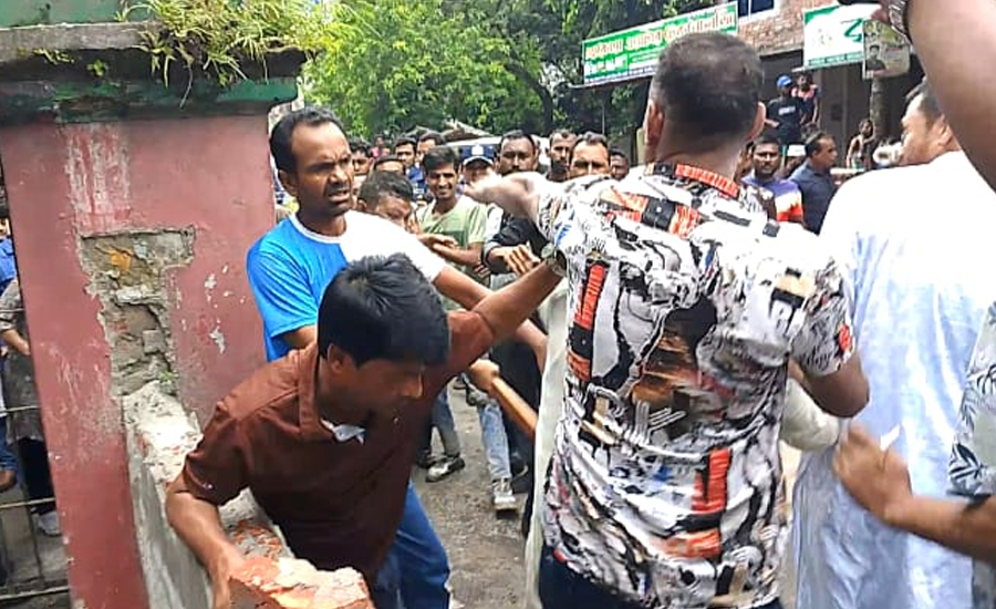 সাতক্ষীরা প্রেসক্লাবে সাংবাদিকদের উপর সন্ত্রাসী হামলা, সভাপতিসহ আহত ৩০