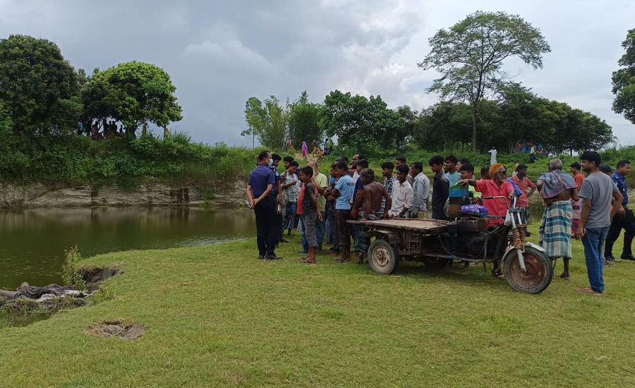 পুকুর থেকে অজ্ঞাত ব্যক্তির অর্ধগলিত মরদেহ উদ্ধার
