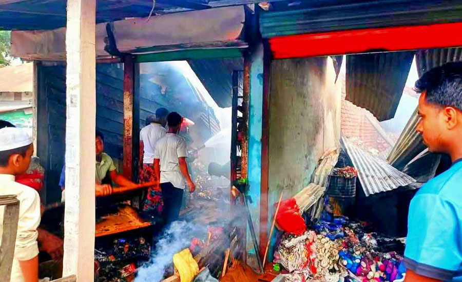 শেরপুরে অগ্নিকাণ্ডে দোকান পুড়ে ছাই, ক্ষতি প্রায় ৩ কোটি টাকা