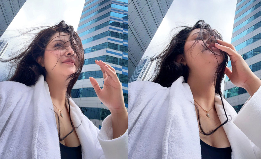 মালয়েশিয়ায় ঝড়  তুললেন পরীমণি !