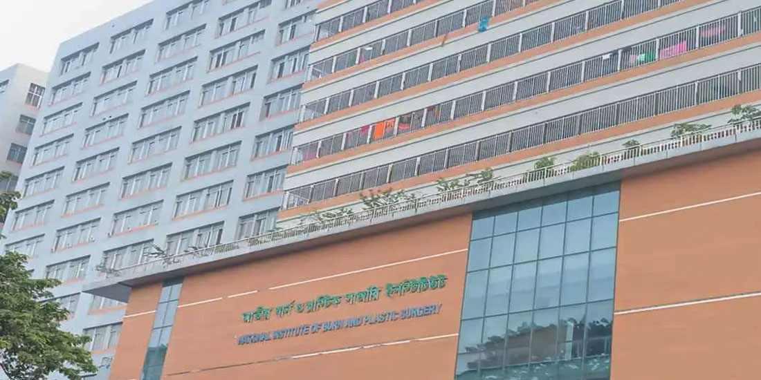 যাত্রাবাড়ীতে একই পরিবারে গ্যাসের লিকেজ থেকে বিস্ফোরণে শিশুসহ দগ্ধ ৩