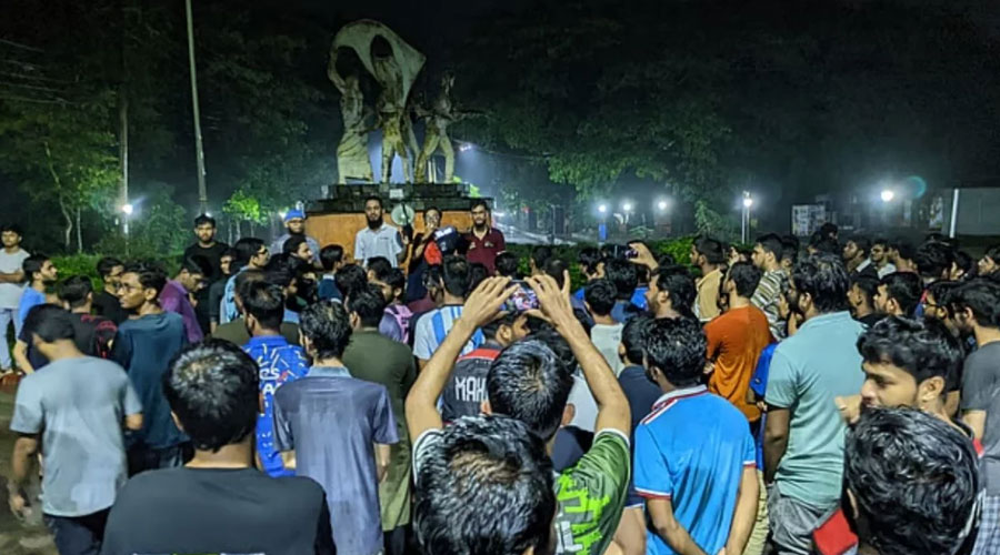 রাজনীতি নিষিদ্ধ ক্যাম্পাসে কমিটি দিল ছাত্রদল, চুয়েটে শিক্ষার্থীদের বিক্ষোভ