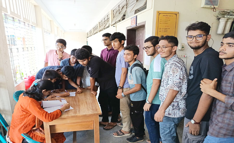 বাকৃবিতে এপেক্স অ্যাস্ট্রো-অলিম্পিয়াডের প্রাথমিক বাছাই পরীক্ষা অনুষ্ঠিত