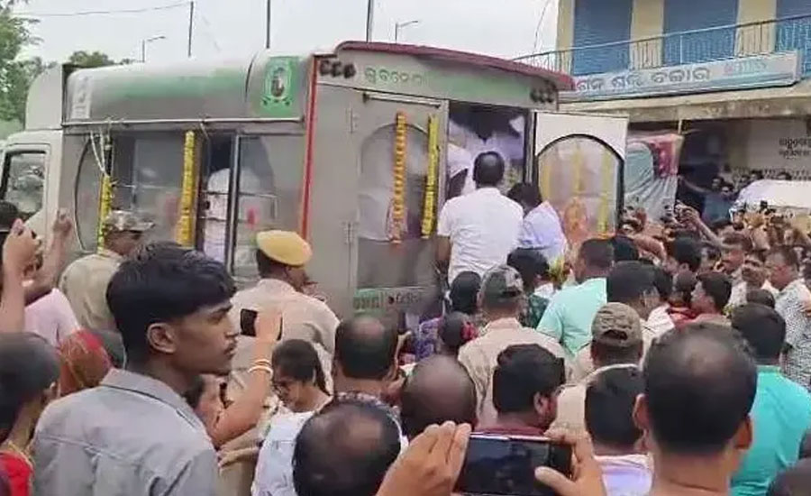 শিক্ষকের বিরুদ্ধে যৌন হেনস্তার অভিযোগ, সুরাহা না পেয়ে ছাত্রীর মৃত্যু, অতঃপরins class=