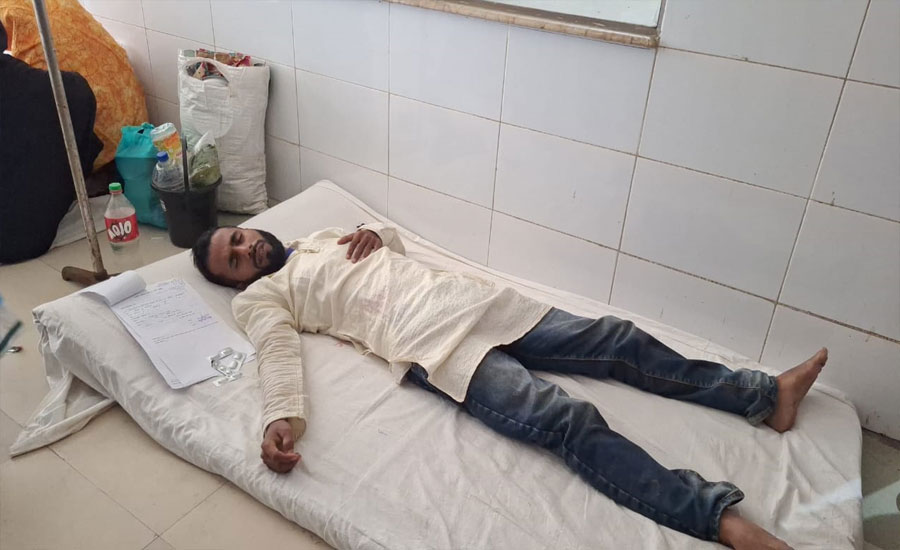 রেলওয়ে প্রকৌশলী রাজন এর অপকর্ম নিয়ে সংবাদ প্রকাশ নিয়ে মানববন্ধন  হাতাহাতি, আহত ১