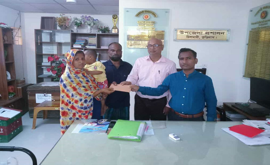 দরিদ্র পরিবারে জন্ম নেওয়া মাসুমের চিকিৎসায় সহায়তার হাত বাড়ালো প্রশাসন