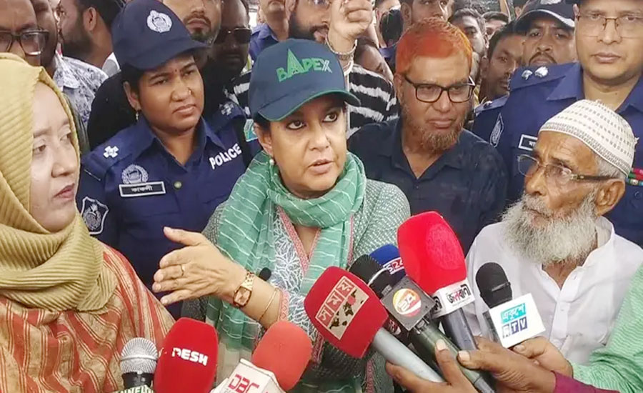 কুড়িগ্রামের রাজারহাটে তিস্তা নদী তীর রক্ষা বাঁধ পরিদর্শনে উপদেষ্টা সৈয়দা রিজওয়ানা হাসান