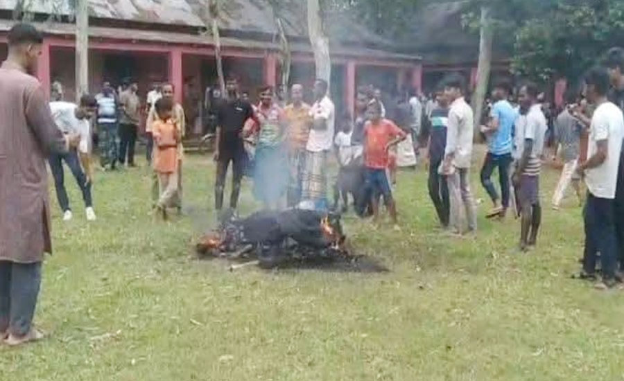 নালিতাবাড়ীতে তুচ্ছ বিষয় নিয়ে সংঘর্ষ: মোটরসাইকেলে আগুন, আটক ১৮