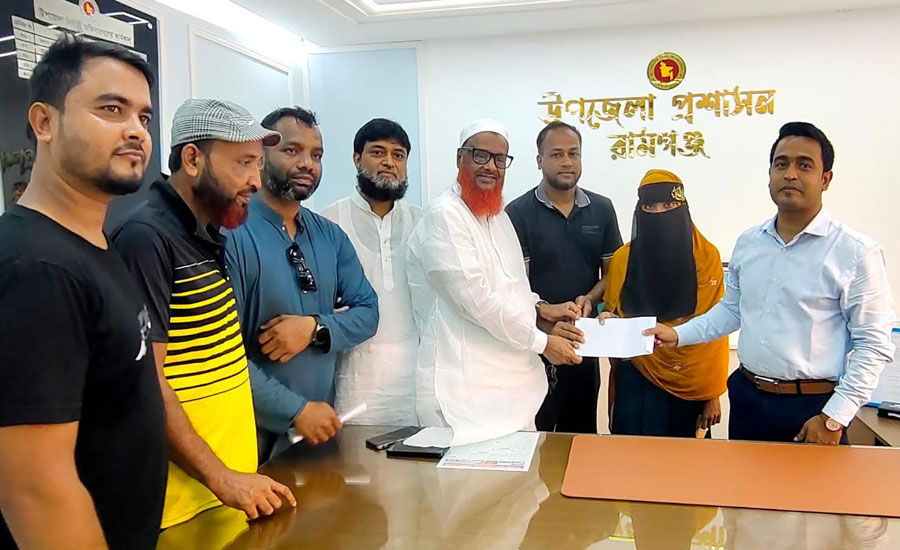 সিএনজি অটোরিকশা চালক পারভেজের স্বজনদের পাশে পল্লী বিদ্যুত- উপজেলা প্রশাসন ও উপজেলা বিএনপি